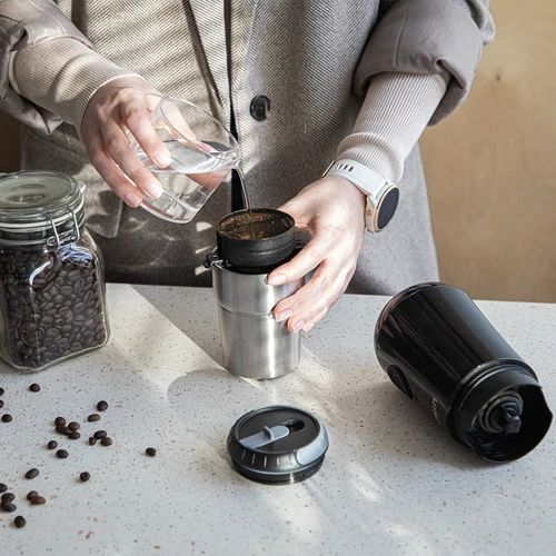 Râșniță de cafea - electrică, cu pietre, cu infuzor și cană - 17