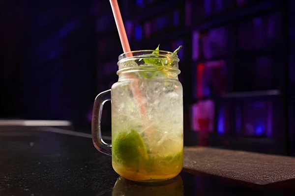 Nojito - băutură răcoritoare, fără alcool, cu lime și mentă