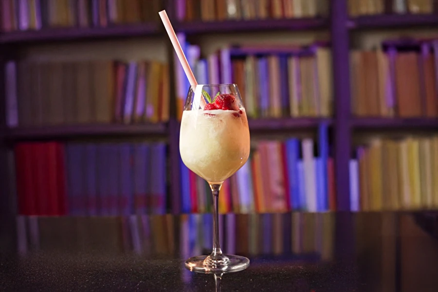 Browin Przepiśnik - Pina NoLada – cocktail exotic nealcoolic